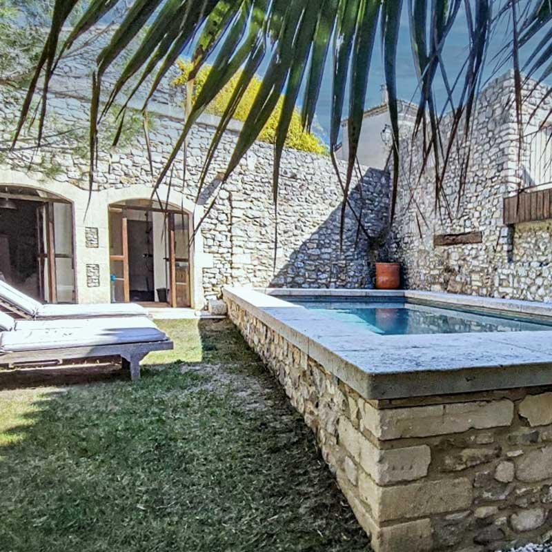 Au calme d'Uzès, des maisons de villages réhabilitées en gîtes et en chambres d’hôtes 